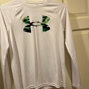 Under Armour long sleeve sport shirt.youth large